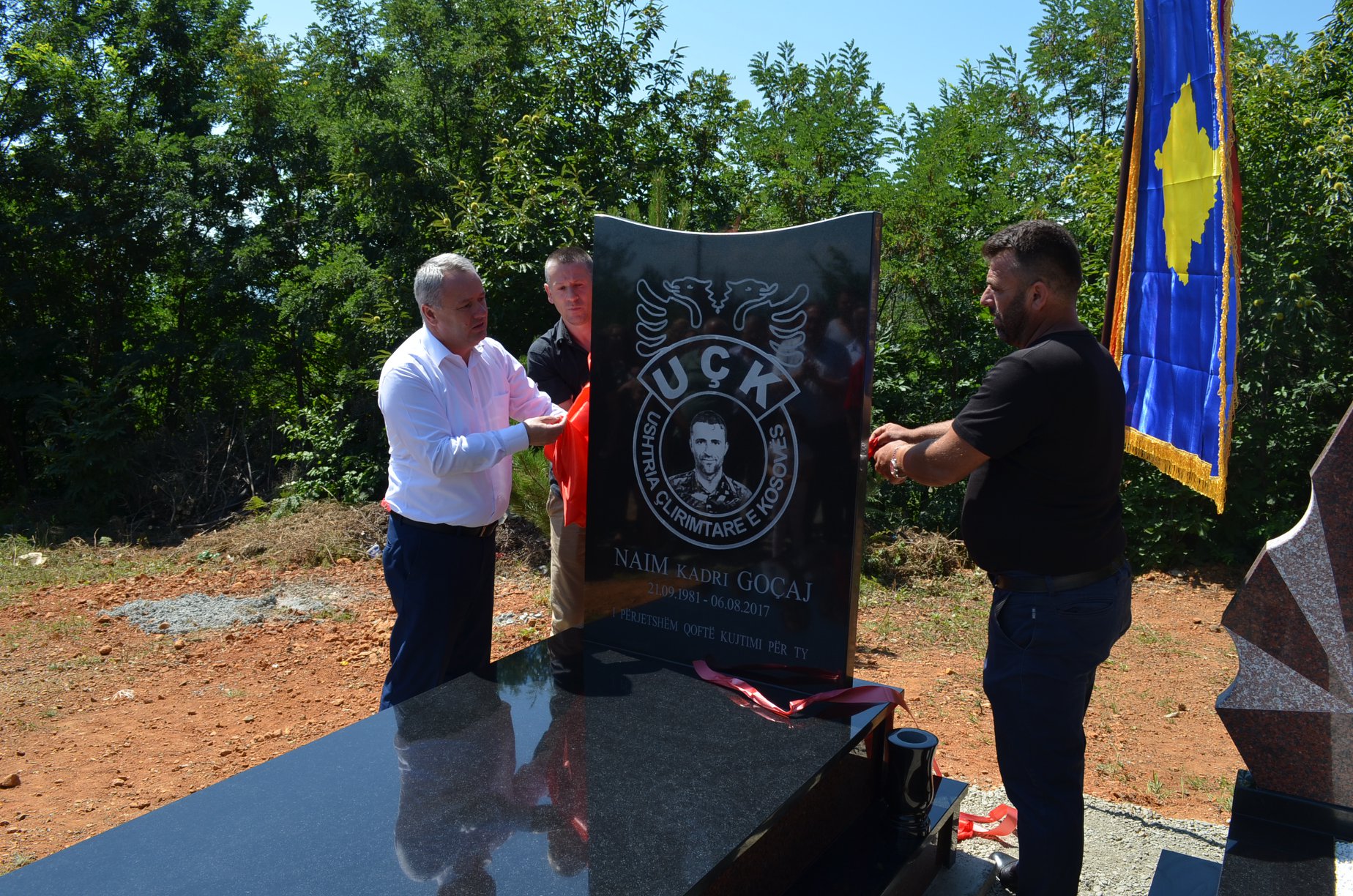 Është përuruar lapidari i veteranit të luftë së UÇK –së Naim Goçi
