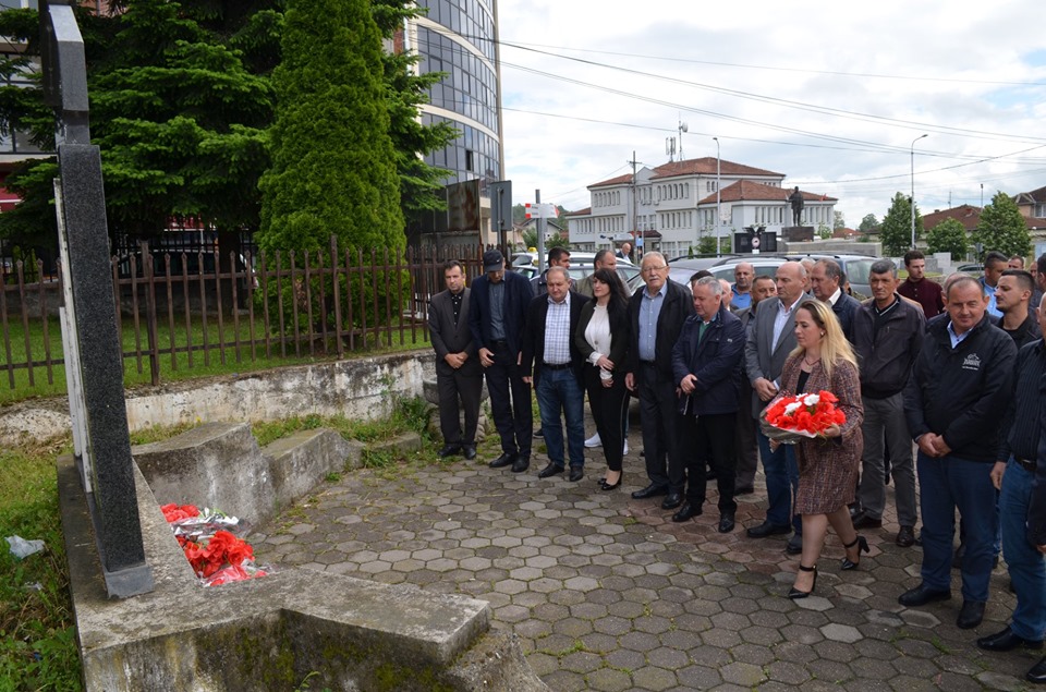 Homazhe për nderë të 21 vjetorin të fillimit të luftës në Junik