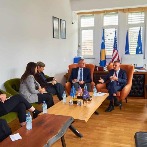 Kryetari Ruzhdi Shehu diskuton me partnerët ndërkombëtarë për zhvillimin e Junik…