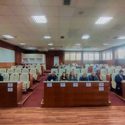 Kuvendi i Komunës së Junikut mbajti mbledhjen e nëntë të rregullt për vitin 2026…